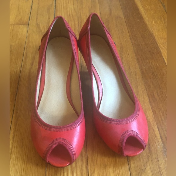 Frye Red Ada Pump - 6.5 - Picture 4 of 11